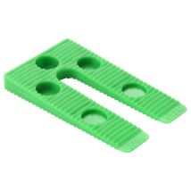 Broadfix – Green Precision Wedges – 100 Pack – 78 x 45mm – Recycled Plastic – Serrated Design – Ideal for Leveling and Spacing