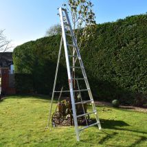 Home Master – 10 Step Fixed Tripod Gardening Ladder – 100 kg Weight Rating – Aluminium Construction – Claw Foot Design