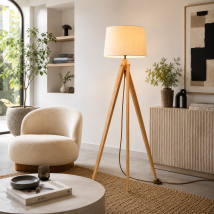 Barcelona LED Stehleuchte NASHUA – Holzstativ – E27-Fassung – cremefarbener Stoffschirm – skandinavisches Design