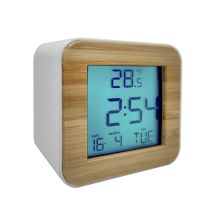 Reloj Digital Kuken – Alarma y Calendario – ABS Blanco y Bambú – 81x81x49 mm