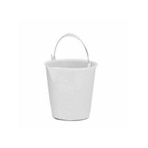 Cubeta con pico blanca 21L – Polietileno flexible – Mango de acero cromado – Alta calidad – Apilable