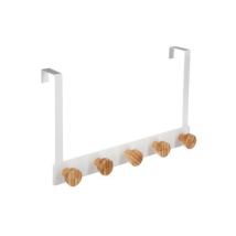 Gancho de puerta de metal blanco con 5 ganchos de bambú – Perchero moderno y práctico para colgar ropa y toallas