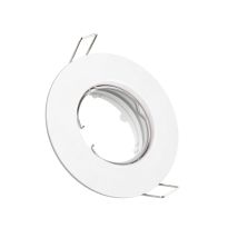 Weißes, Rundes, Festes Ringset Aus Metall