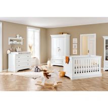 Chambre de bébé 'Emilia' large 3 pièces : lit de bébé évolutif, commode à langer large et armoire à 2 portes - blanc - Pinolino