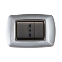 Placca life mod.living plas.alluminio ch. 3P. Prezzo per 1 pezzo.