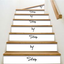 Contremarche adhésive autocollante 3 pièces Step by Step, 19,5 x 100 cm, texte blanc sur fond blanc.