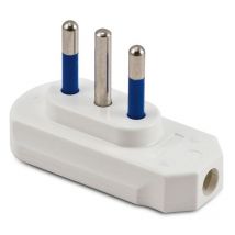 Fiche à faible encombrement Master 2P+T 10A 05411