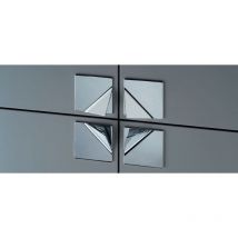 Poignée coin replié zamac - Hauteur : 21,5 mm - Décor : Argent - Matériau : Zamac - Section : 50 x 50 mm - Entraxe : 32 mm Confalonieri