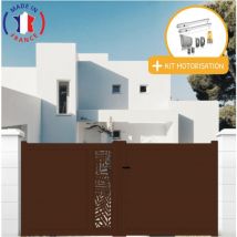 Portail aluminium battant découpe laser en kit + Motorisation dimensions L.3500 (entre piliers) x H.1500 mm sgs Essential (vérins) Couleurs Marron