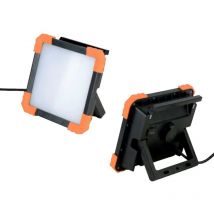 Proyector trabajo led profesional IP54 50W 5000K 120o 230V incluye 3 mts de manguera 3 x 1,5 mm