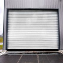 Rideau Métallique Blanc RAL9010 Motorisé 220V Lames Pleines 7/10ème L2000 H1500 classic