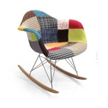 Patchwork mosca poltrona a dondolo in tessuto con gambe in legno 69 x 69 cm