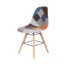 Hobag – Set von 4 skandinavischen Stühlen – Patchwork – Polypropylen mit Buchenholzbeinen – 54 x 47 x 80 cm – Sitzhöhe 46 cm
