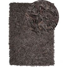 Teppich Braun 140 x 200 cm aus Leder Handgefertigt mit Lederzotteln Rechteckig Elegant