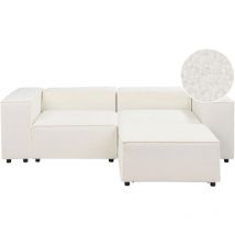 Beliani - Sofa Weiß Bouclé 2-Sitzer Modulsofa mit Ottomane Armlehnen Niedriger Rückenlehne Wohnzimmermöbel Modern Wohnzimmer Salon Wohnecke Sitzecke