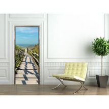Sticker décoratif pour porte, trompe l'oeil bois 204 cm x 83 cm, encadrement de porte dans les dunes, bord de mer, sur chemin d'escalier en bois.