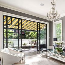 Sunny Inch - Store banne extérieur coffre intégral motorisé et manuel pour terrasse - Gris jaune - Longueur 2.5 m et Largeur 2 m