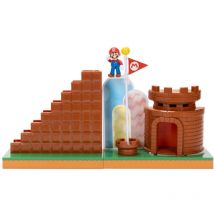 Super Mario Jakks Pacific, Revive la emoción de Super Mario con el Playset Nivel Final - Escalera y Bandera, Incluye Figura Mario de 6 cm