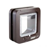 Sureflap - Chatiere a puce électronique - Marron - 142 mm x 120 mm (Mémorisation d'un maximum de 32 puces)
