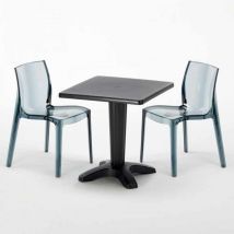 Tisch Quadratisch Mit 2 Bunten Polycarbonat Outdoor Stühlen Grand Soleil Cafè