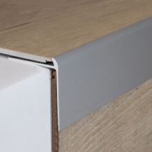Treppenkante 'Berrie' / Treppenkantenprofil / Winkelprofil, konfigurierbar, Breite: 40 mm, Höhe: 40 mm, Einfasshöhe 3 - 5 mm aus Aluminium eloxiert,