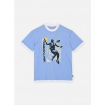Vêtements NB Hoops Layup Graphic T-Shirt Bleu - New Balance Kids - Disponible en 14 - 15A