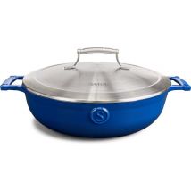 Saveur Voyage Hapjespan Ø30 cm – Gietijzer – PFAS-vrij – Geschikt voor Inductie & Oven – Met Deksel – Klassiek Blauw – Voor Stoven & Braden