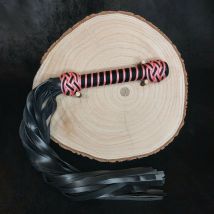 Flogger mit Paracord in Rosa und Schwarz