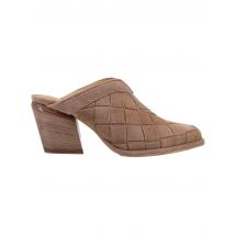 Mule donna in camoscio taupe intrecciato con tacco alto