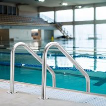 Coast stainless steel potter three-piece pool ladder with non-slip steps 53 x 63 x 147 cm silver