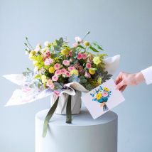 Pack Arranjo com Mix de Flores com Embrulho e Cartão