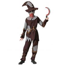 Przebranie chłopca za stracha na wróble