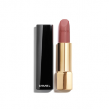 CHANEL Lippenstifte Rouge Allure Velvet Mattierender Lippenstift Mit Hoher Farbintensität 3,5 g 63 - Essentielle - Parfümerie Becker