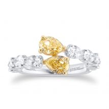 18ct Yellow & White Pear Cut Diamond Ring - Ring Size L