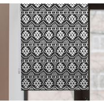 Store enrouleur salon design noir et blanc motifs bohémiens