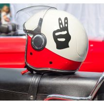 Autocollant casque moto signe 2 doigts