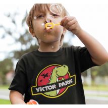 Camiseta dinosaurio parque jurásico con nombre