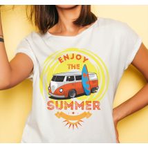 Van de dessin animé avec t-shirt de surf