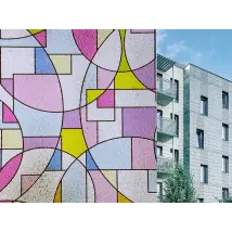 Película esmerilada reposicionable con formas geométricas de colores