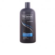 Tresemmé Luxurious Moisture Shampoo 900ml