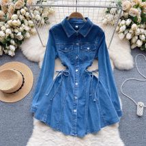 Jupe en jean rétro pour femme avec bretelles, taille fine et robe courte boutonnée et ajustée