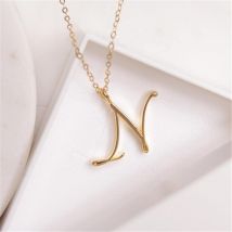 Collier avec initiales anglaises A-Z en acier titane avec nom de mot en écriture cursive Chaîne de clavicule pour femme