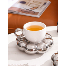 Tasses à café nordiques à haute valeur esthétique, tasses et assiettes en céramique à café tournesol, une tasse par assiette pour un usage domestique