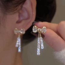 Boucles d'oreilles en cristal de zircon micro pavé, boucles d'oreilles à la mode et capricieuses, boucles d'oreilles à aiguilles en argent pour femmes