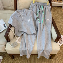 Ensemble deux pièces à col polo pour femme : haut à manches courtes et pantalon large | Tenue décontractée chic