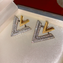 Designer Zircon V-shaped a pair of earrings fashion personality studs light luxury high sense