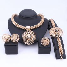 Mariage nigérian femme accessoires ensemble de bijoux en gros grande déclaration marque ensemble de bijoux Dubai or couleur ensemble de bijoux