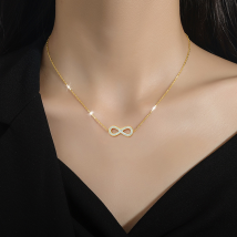 [Corps entier en acier titane] Yeux à nœud papillon extrêmement simples, collier en or véritable dans le four, maille rouge pour femme