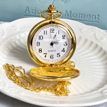 Montre de poche vintage Montre de poche vintage Super Texture Clamshell Montre de poche étudiant Cadeau d'anniversaire Cadeau Table