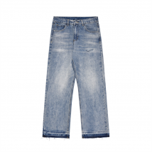 Vetement homme jean lavé bord brut pantalon droit homme porté main